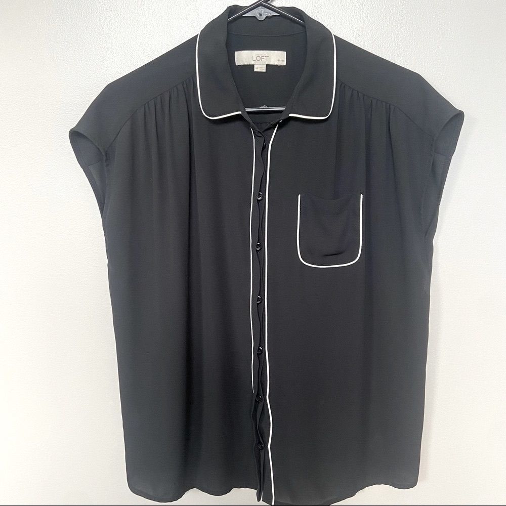 Ann Taylor LOFT Black Button Down Short Sleeve Top